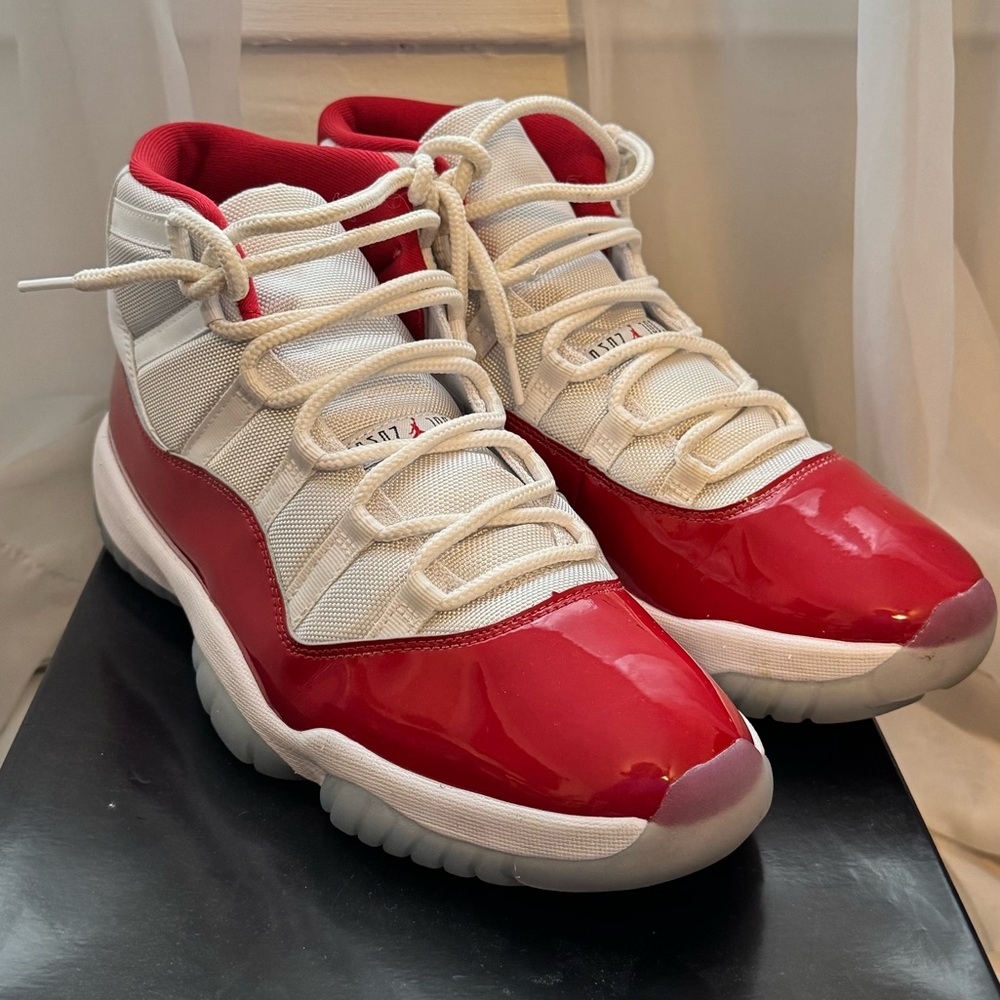Excellent condition men’s Jordan Retro 11 Cherry